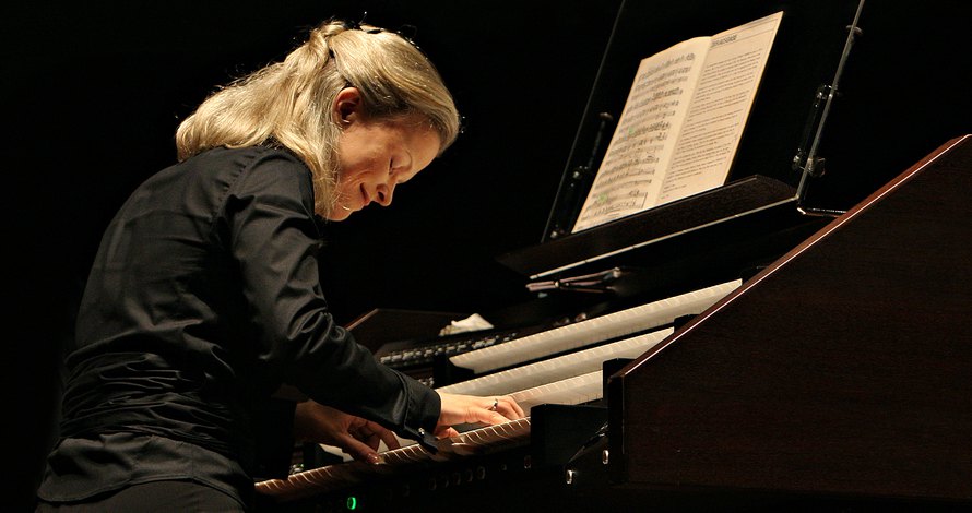 Iveta Apkalna à la Philharmonie en 2006 | photo: Sébastien Grébille