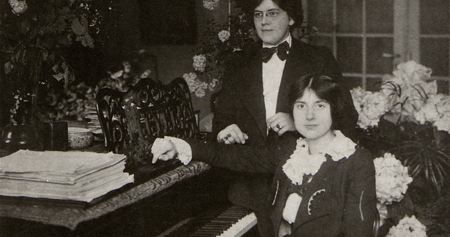 Nadia (debout) et Lili Boulanger